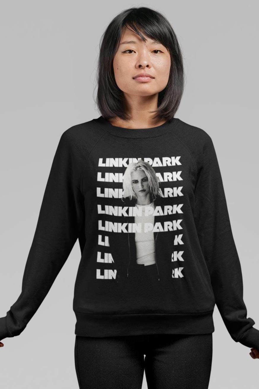 Emily Armstrong Black n White