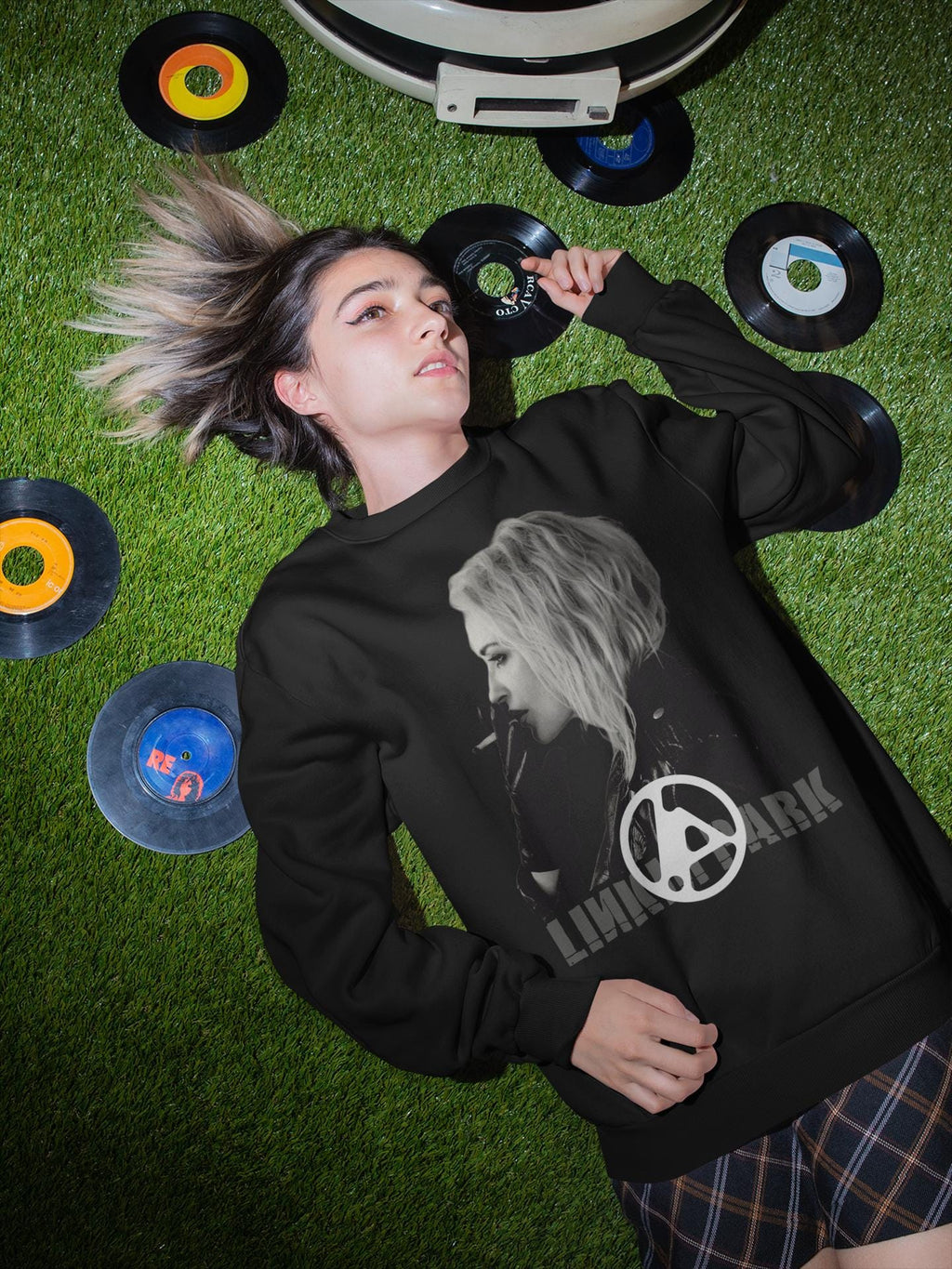 Emily Armstrong Smoking Gothic