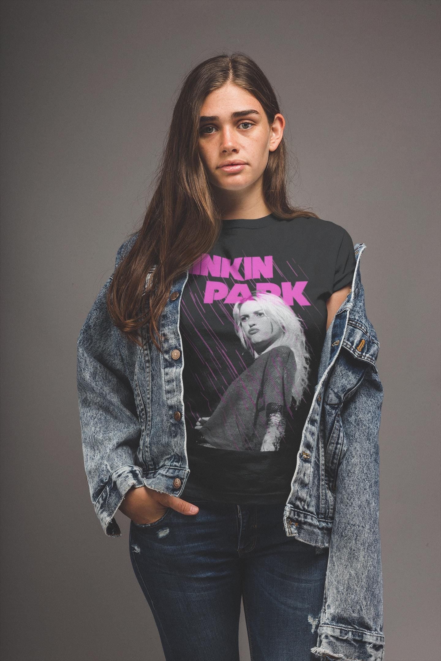 Emily Armstrong Pout